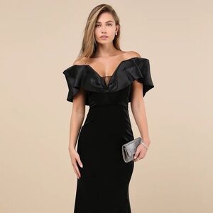 NEW Lulus Coveted Luxury Black Velvet Off-the-shoulder Maxi Dress - Size L